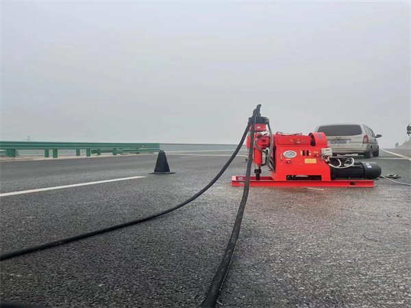 桂东马路路基路面开裂下沉注浆加固灌浆